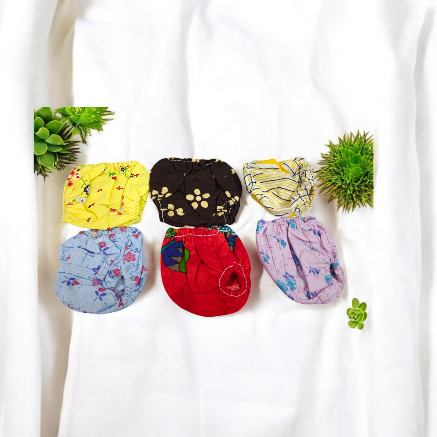A Set of 6 Laddu Gopal Chaddis (Nicker) designed for 5-6 No. Krishna idols, perfect for adorning your Bal Gopal idol with comfort during nightly rituals or daily worship.