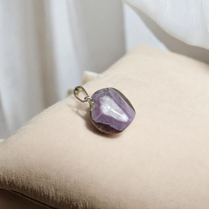 Amethyst Pendant – Natural Amethyst gemstone locket pendant on a chain, promoting emotional healing and spiritual awareness