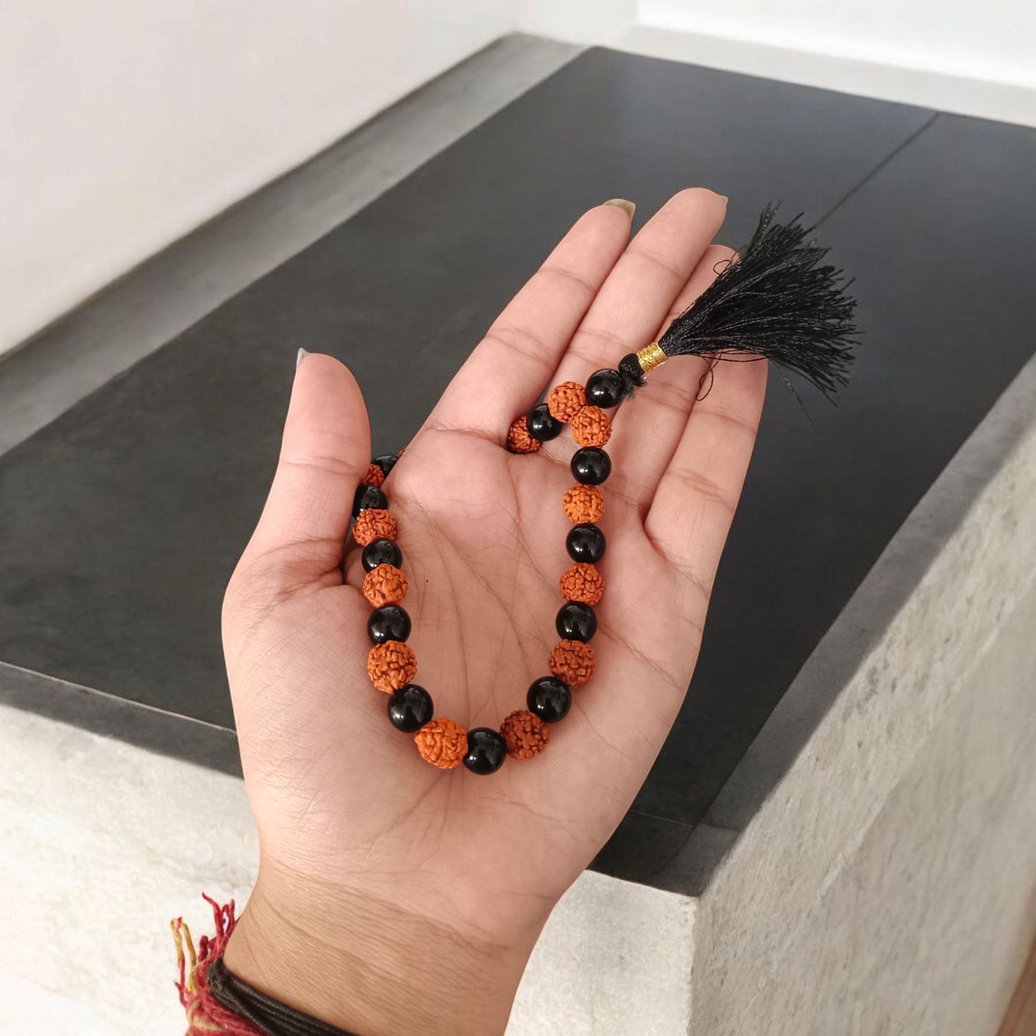 Black Agate & Rudraksha Mala - 27 + 1 Beads Jaap Mala - Lab Certified – Gurupujan