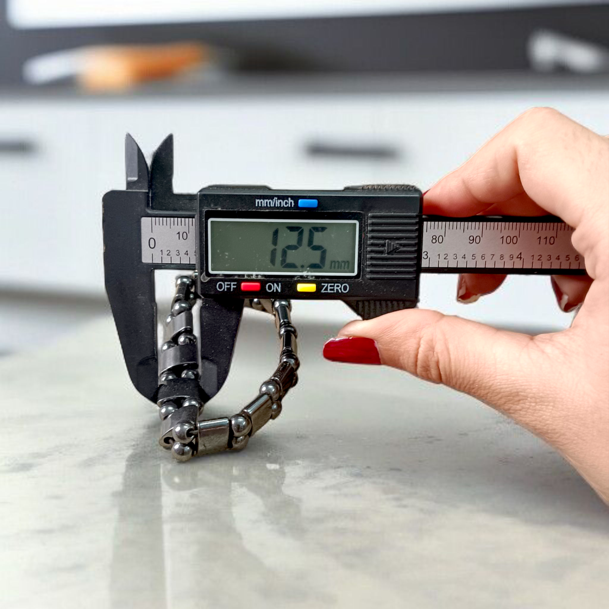 Black Magnetic Therapy Bracelet with Modern Link Design, Lab Certified for Weight Loss and BP Control
