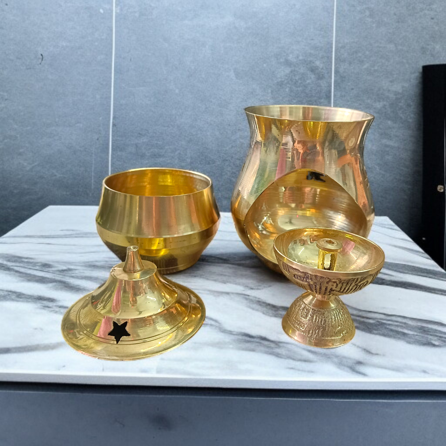 Brass Kapur Lamp for Burning Camphor – Traditional Camphor Burner with Handle for Puja and Rituals