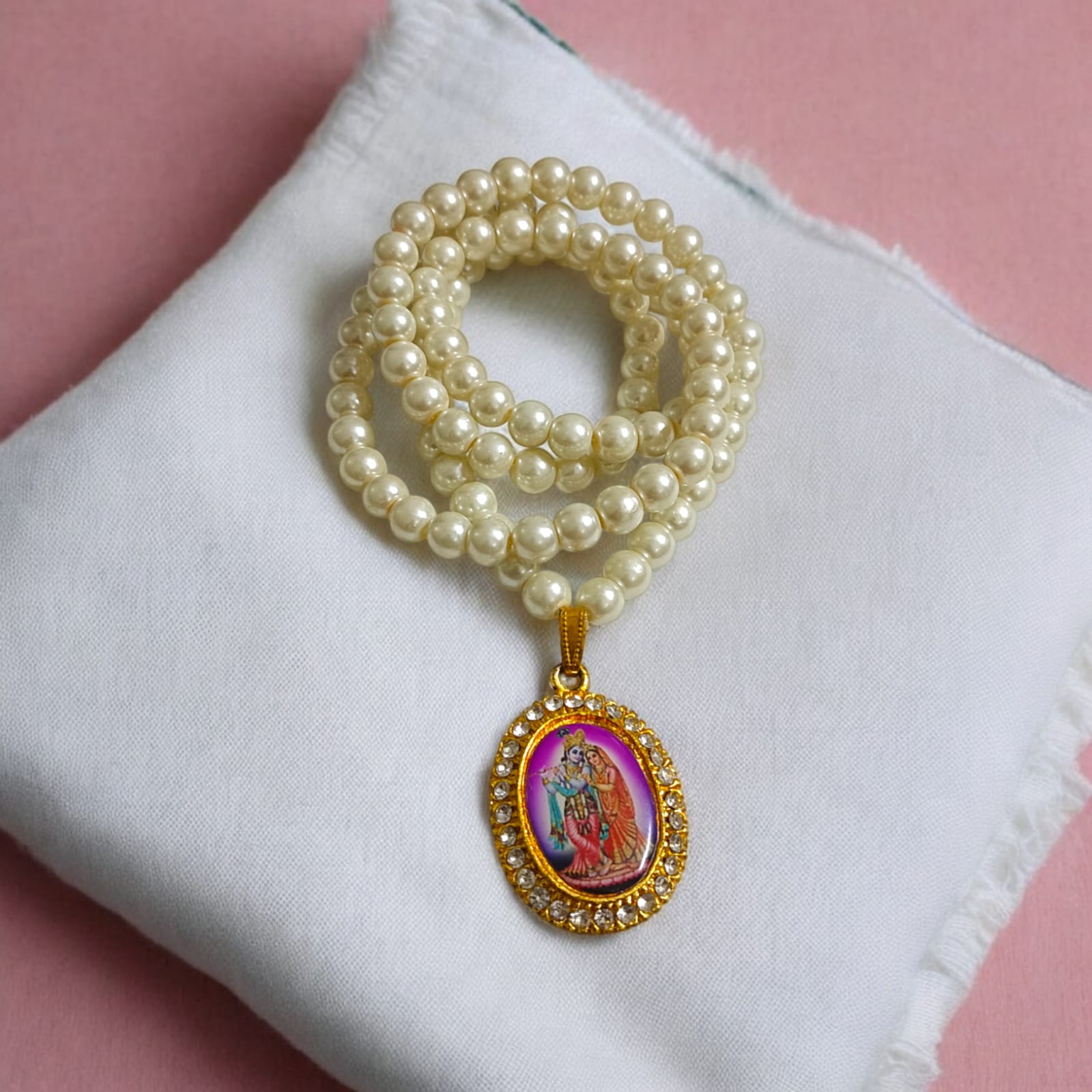 Moti Locket Moti Mala with Radha Krishna Locket – Gurupujan – GuruPujan