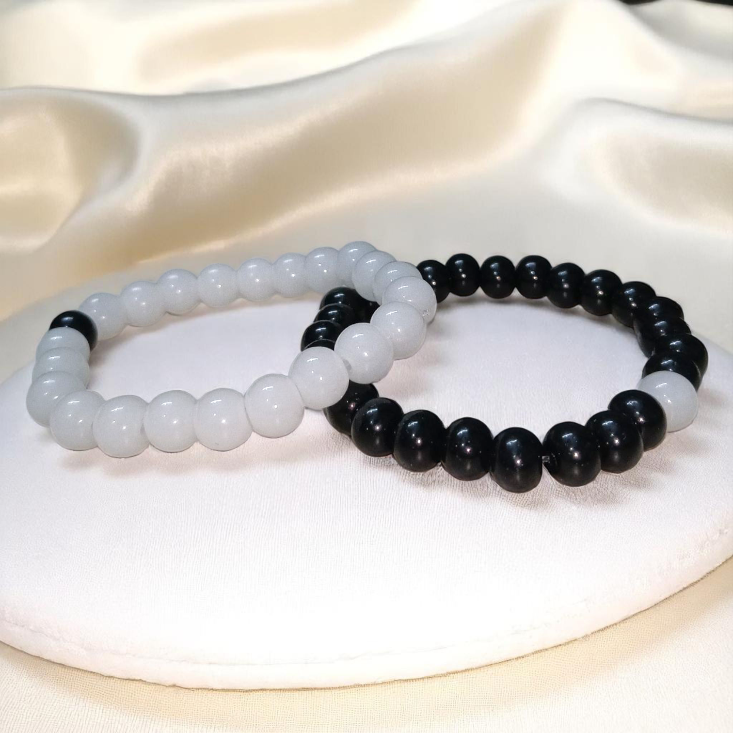 Natural Black & White Agate Couple Bracelet – 8MM Lab Certified Beads for Emotional Balance & Protection | Gurupujan