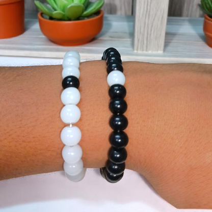 Natural Black & White Agate Couple Bracelet – 8MM Lab Certified Beads for Emotional Balance & Protection | Gurupujan