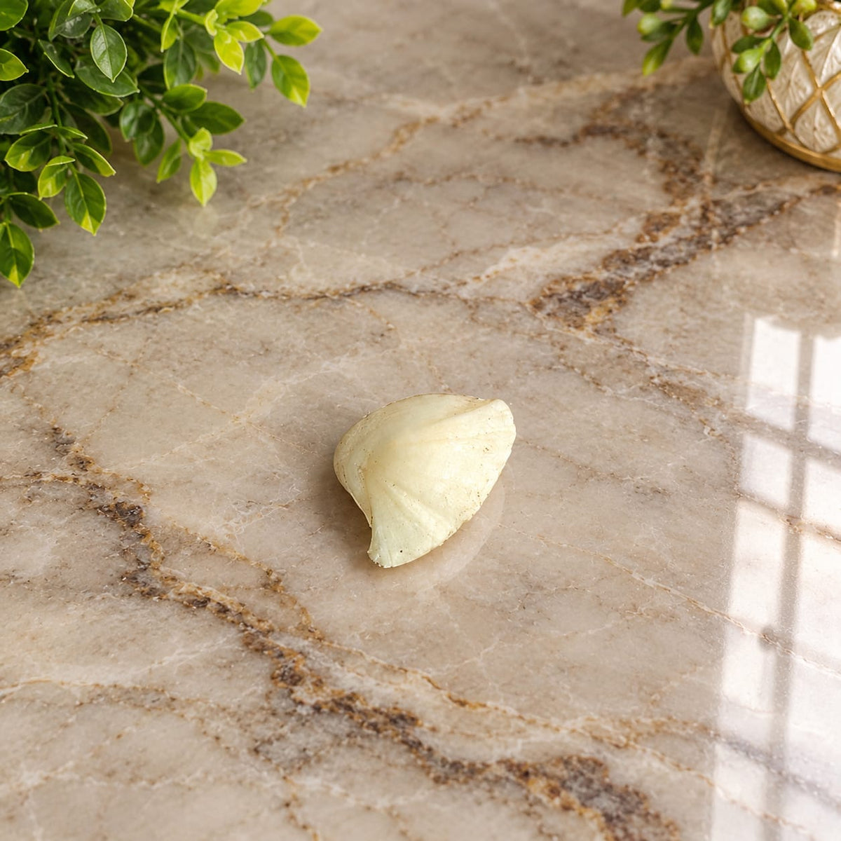 Original White Machhmani Natural Stone Without Pendant Lab Certified Gurupujan