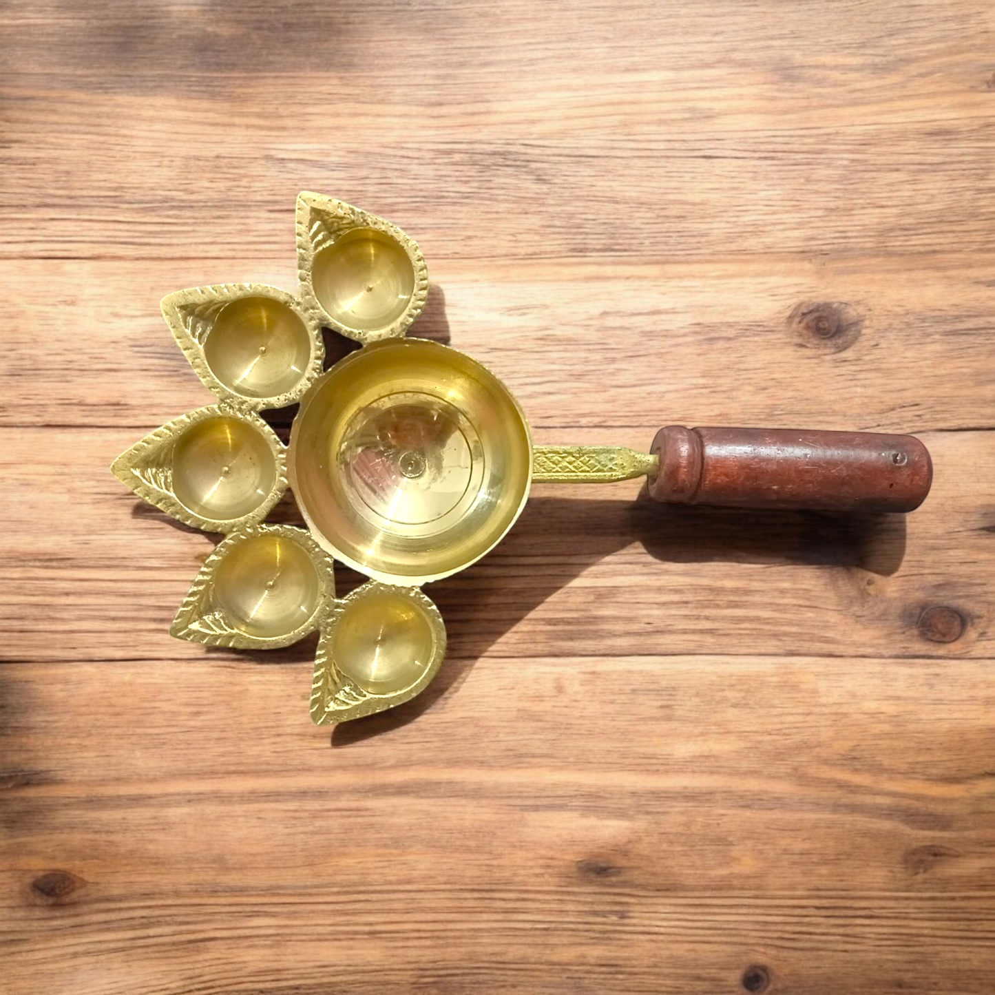 Panch Mukhi Jyot For Aarti With Handle made from 100% Pure Brass, featuring five wicks for aarti, pooja, and spiritual rituals.