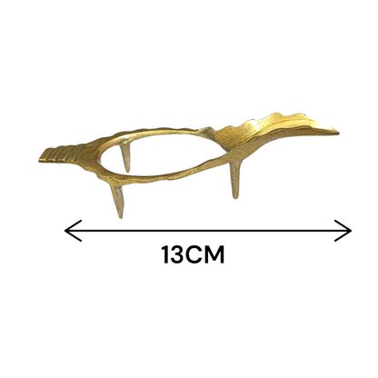 Shank stand made of pure brass, designed to hold a conch shell, perfect for spiritual and decorative use.