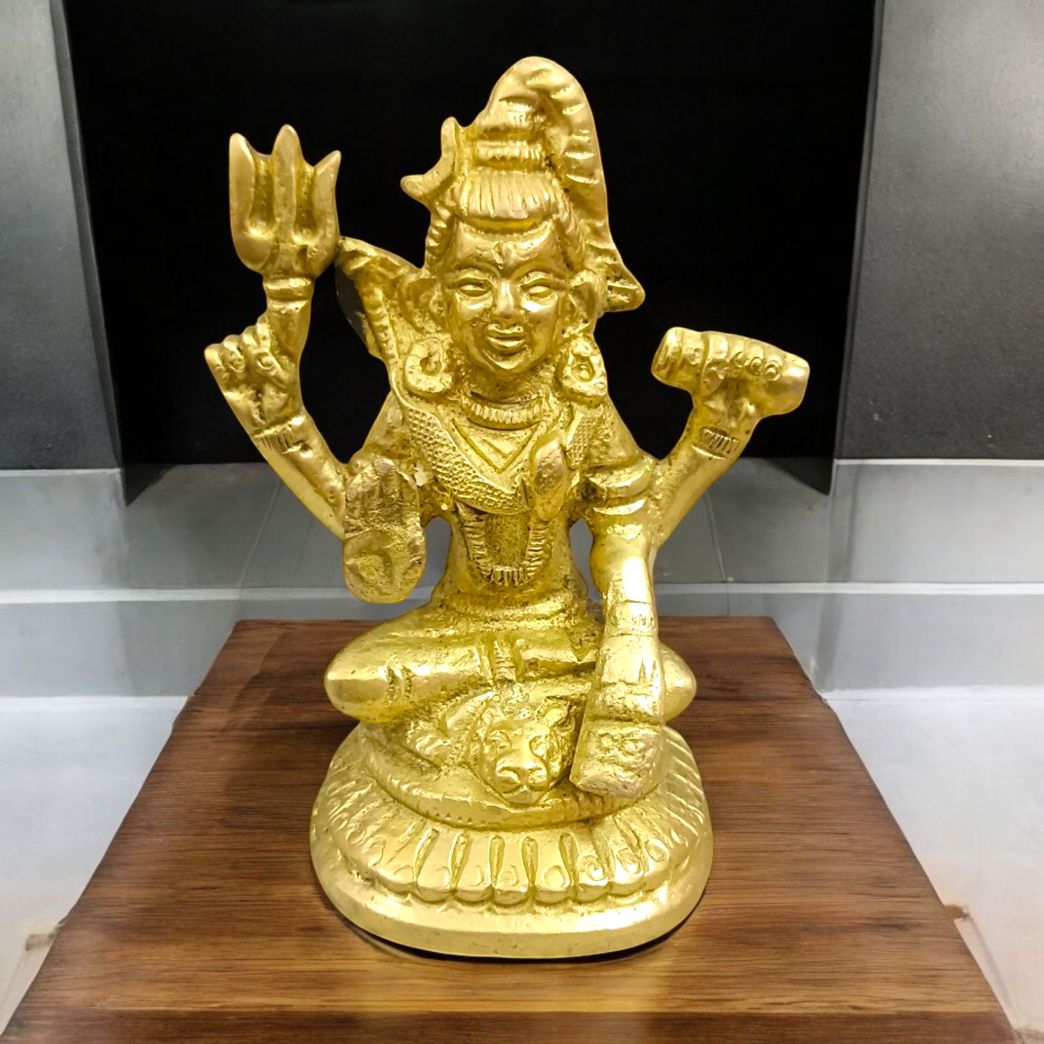 Shiv Ji Brass Idol | Bhole Baba Murti, beautifully crafted in brass, representing Lord Shiva in a divine, serene form for worship and blessings.